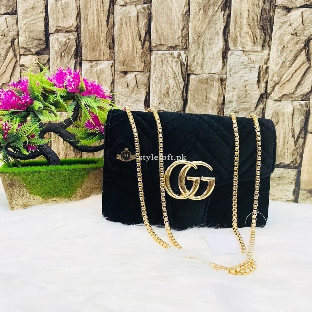 I'm selling to Gucci bags